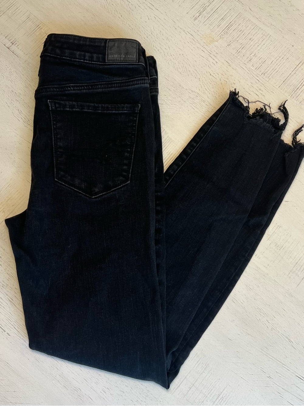 American Eagle Black Women's Skinny Distressed Jeans with Frayed Hem